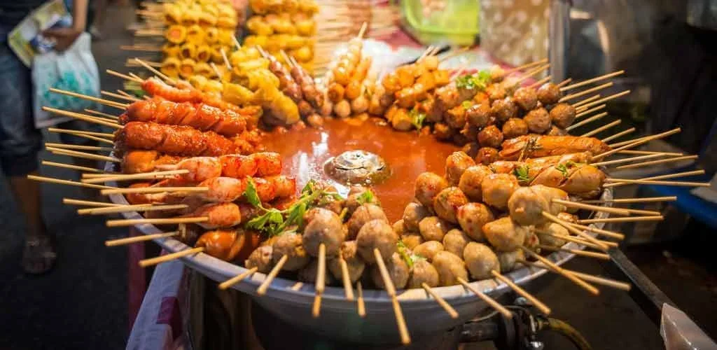 berikan contoh ide ide kreatif dalam modifikasi makanan khas daerah