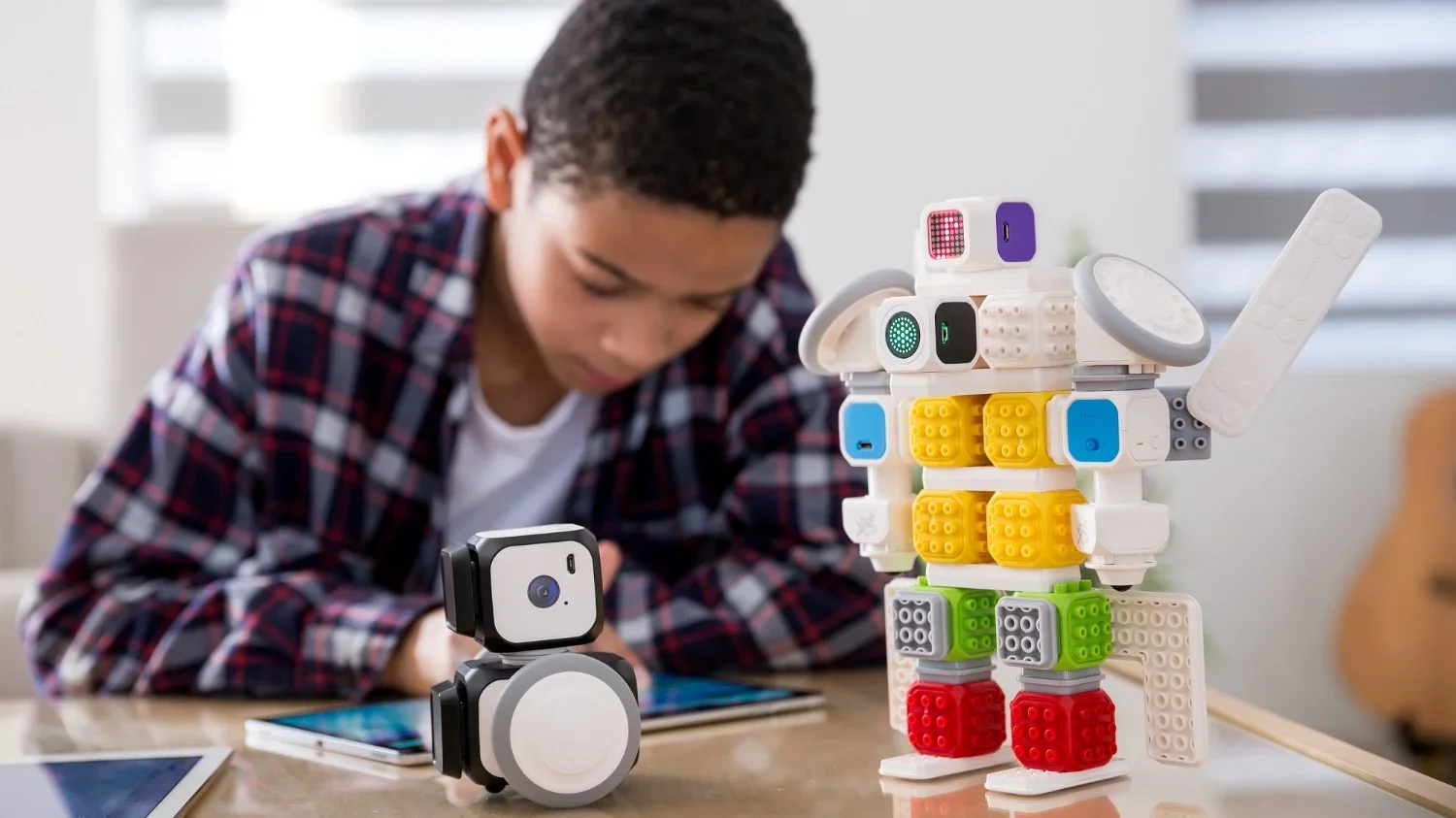 ide anak kreatif tentang robot membantu kehidupan sehari hari