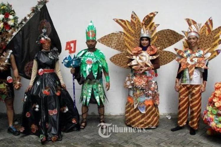 ide kreatif baju dari kain bekas