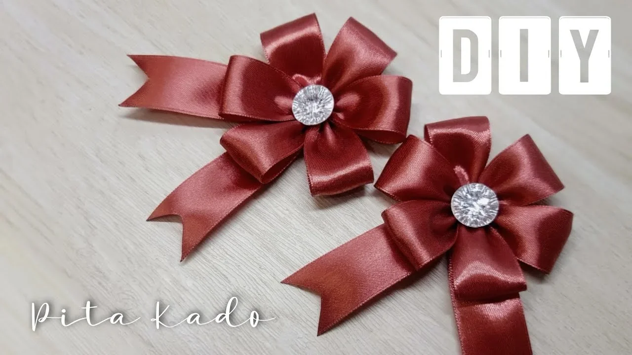 ide kreatif menempelkan foto dengan pita