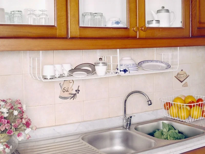 ide kreatif mengganti rak piring kaca