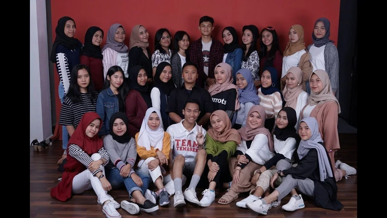 ide kreatif untuk foto buku tahunan