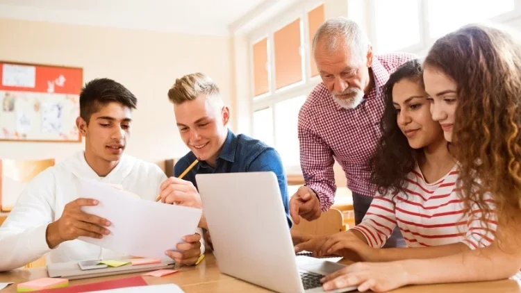 ide nama kelompok sahabat kreatif